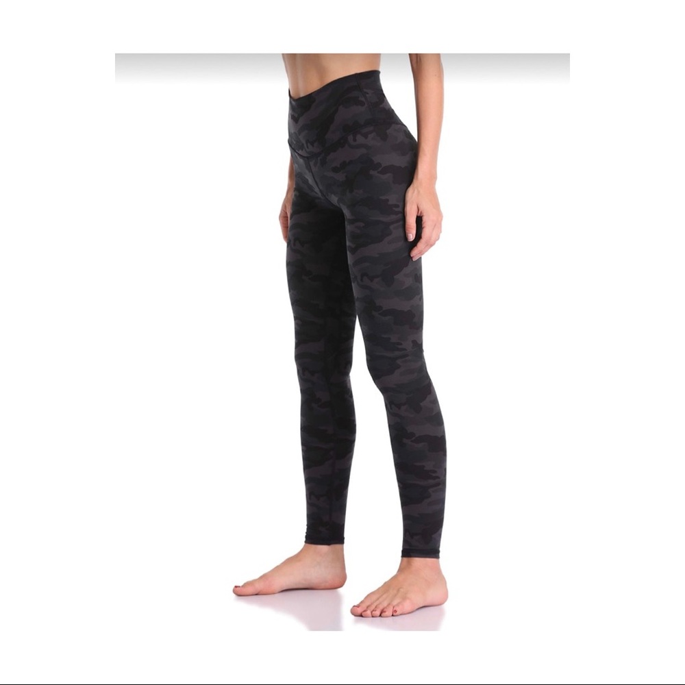 ColorfulKoala Black Camo Leggings